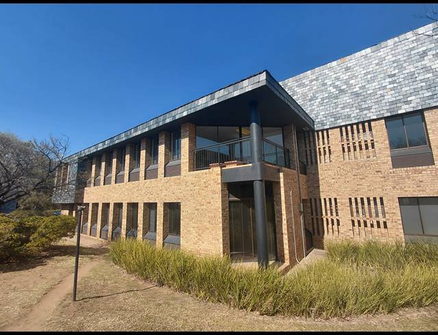 222M² OFFICE TO LET IN VORNA VALLEY